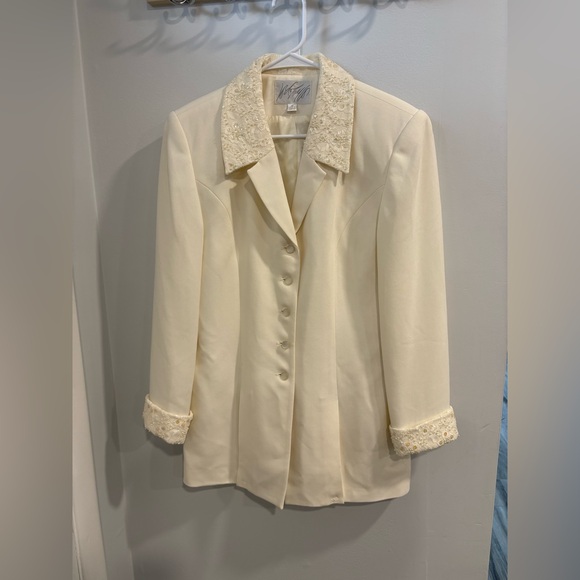 Lord & Taylor Ivory Blazer with Lace Accents - Picture 14 of 14